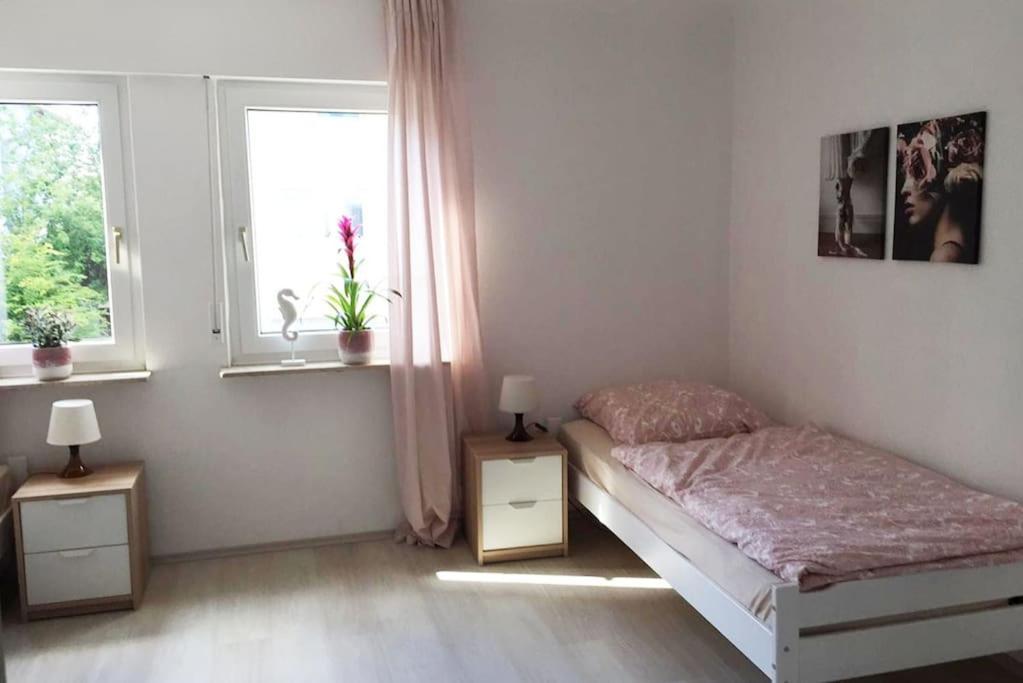 22B Grosse Wohnung Mit Balkon, Smarttv Und Wlan Korb Exterior photo